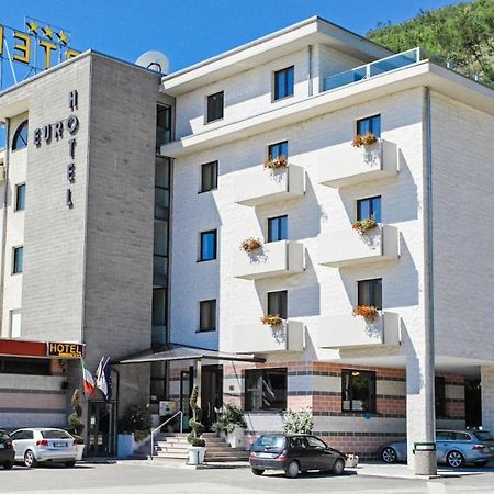 Euro Hotel Пиеве Санто Стефано Екстериор снимка