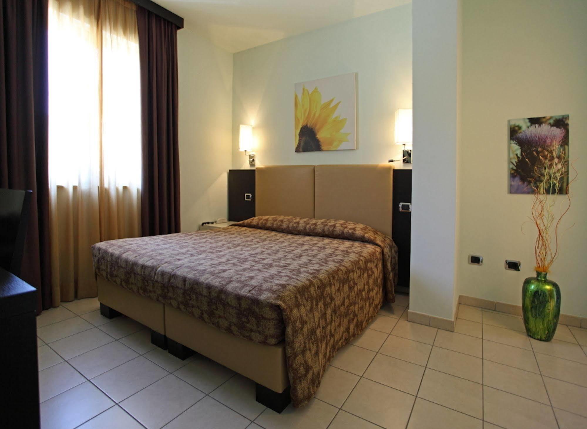 Euro Hotel Пиеве Санто Стефано Екстериор снимка
