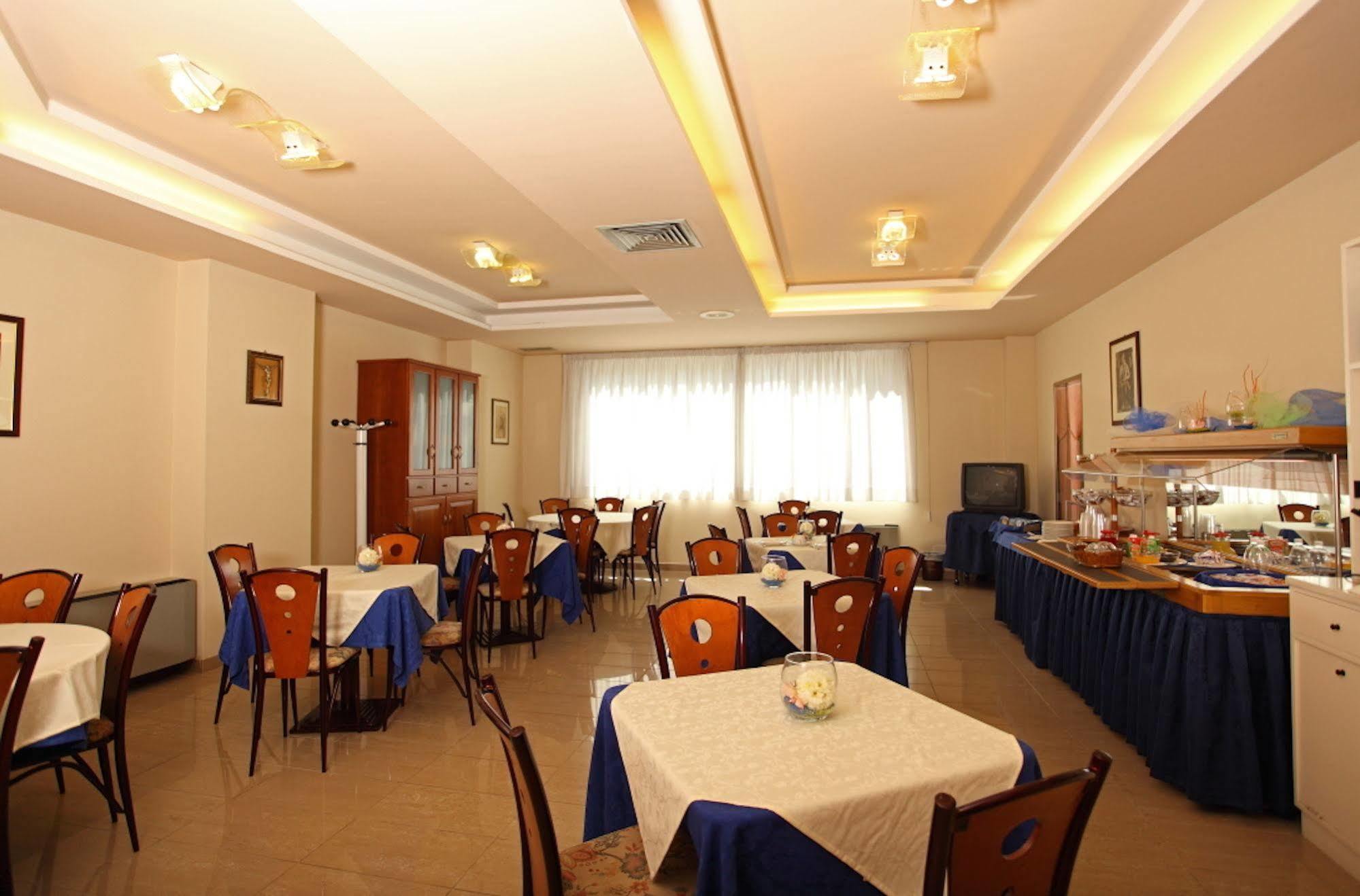 Euro Hotel Пиеве Санто Стефано Екстериор снимка